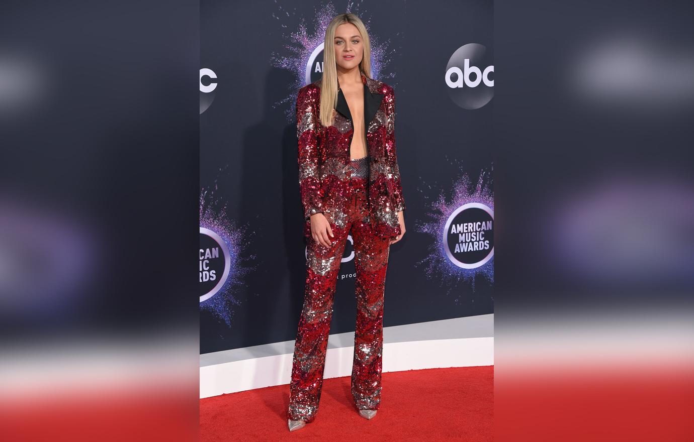 American Music Awards 2021: Arrivals and Red Carpet Photos