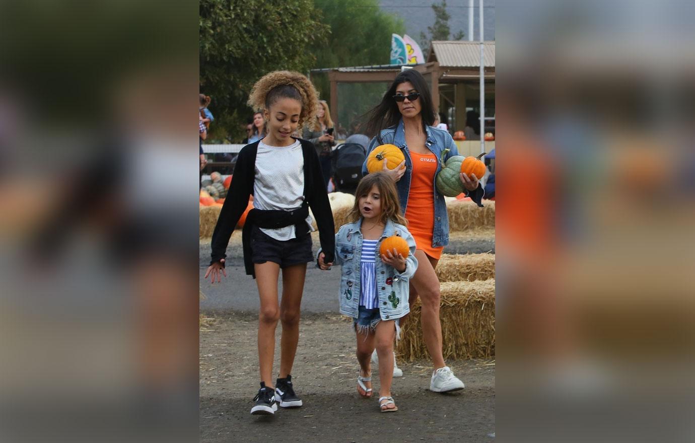 Kourtney-Kardashian-mini-dress-pumpkin-picking