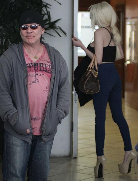 //courtney stodden doug hutchison