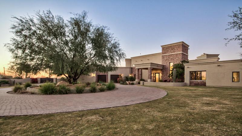 Sarah Palin Sells Arizona Mansion 2.5 Million Dollars