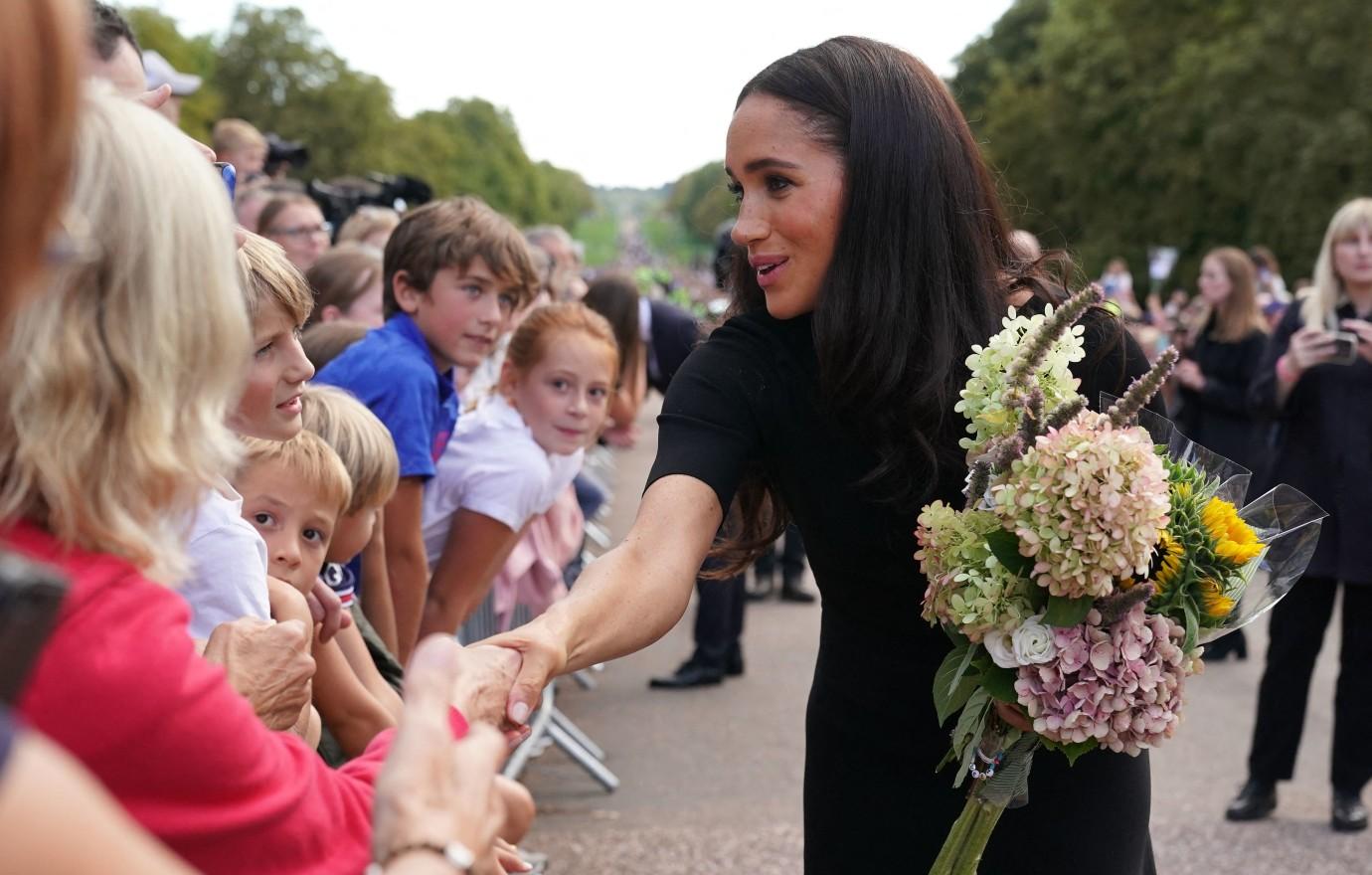 meghan markle broke rules accepted non stop gifts