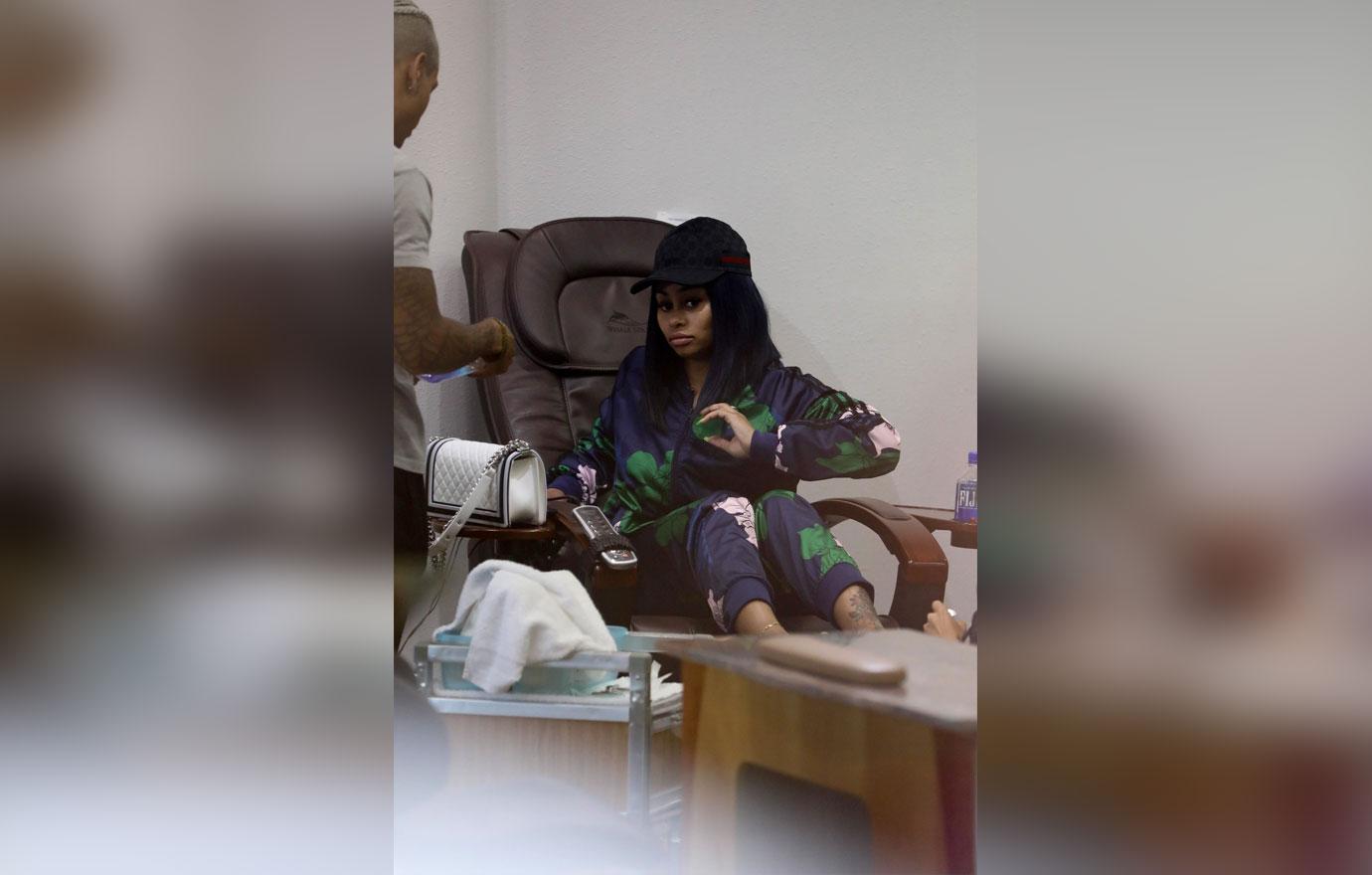 Blac Chyna Sharpens Claws At Nail Salon