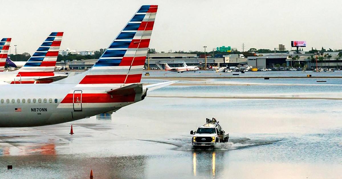 american airlines flight turns around farts jpg