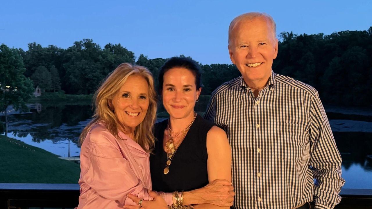 Photo of Jill, Ashley and Joe Biden