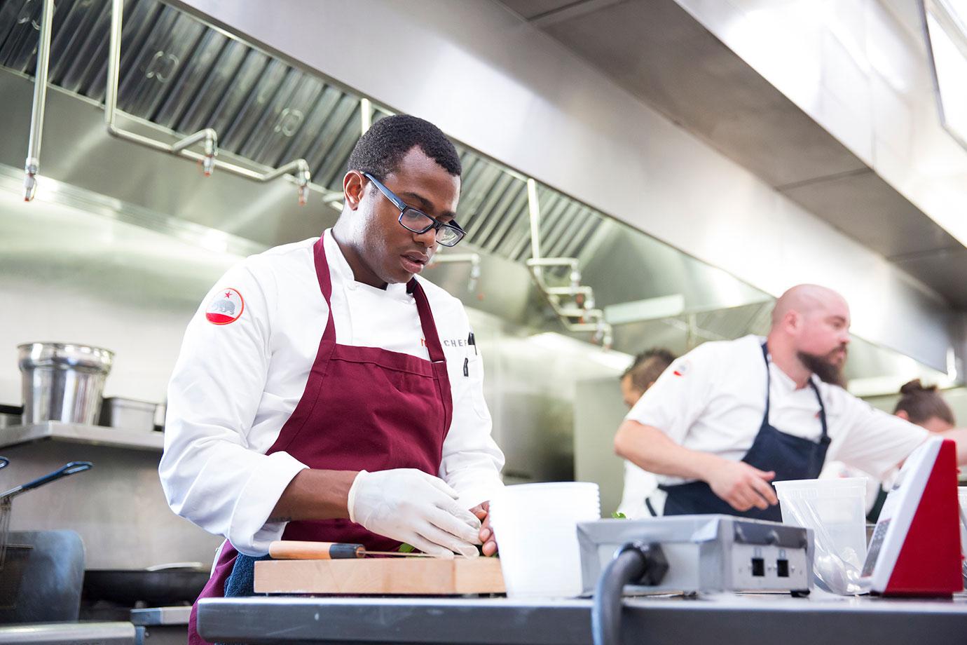 ‘Top Chef’ Star Kwame Onwuachi Reveals Show Secrets In Shocking Tell-All