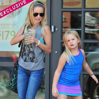 //emily maynard daughter splash