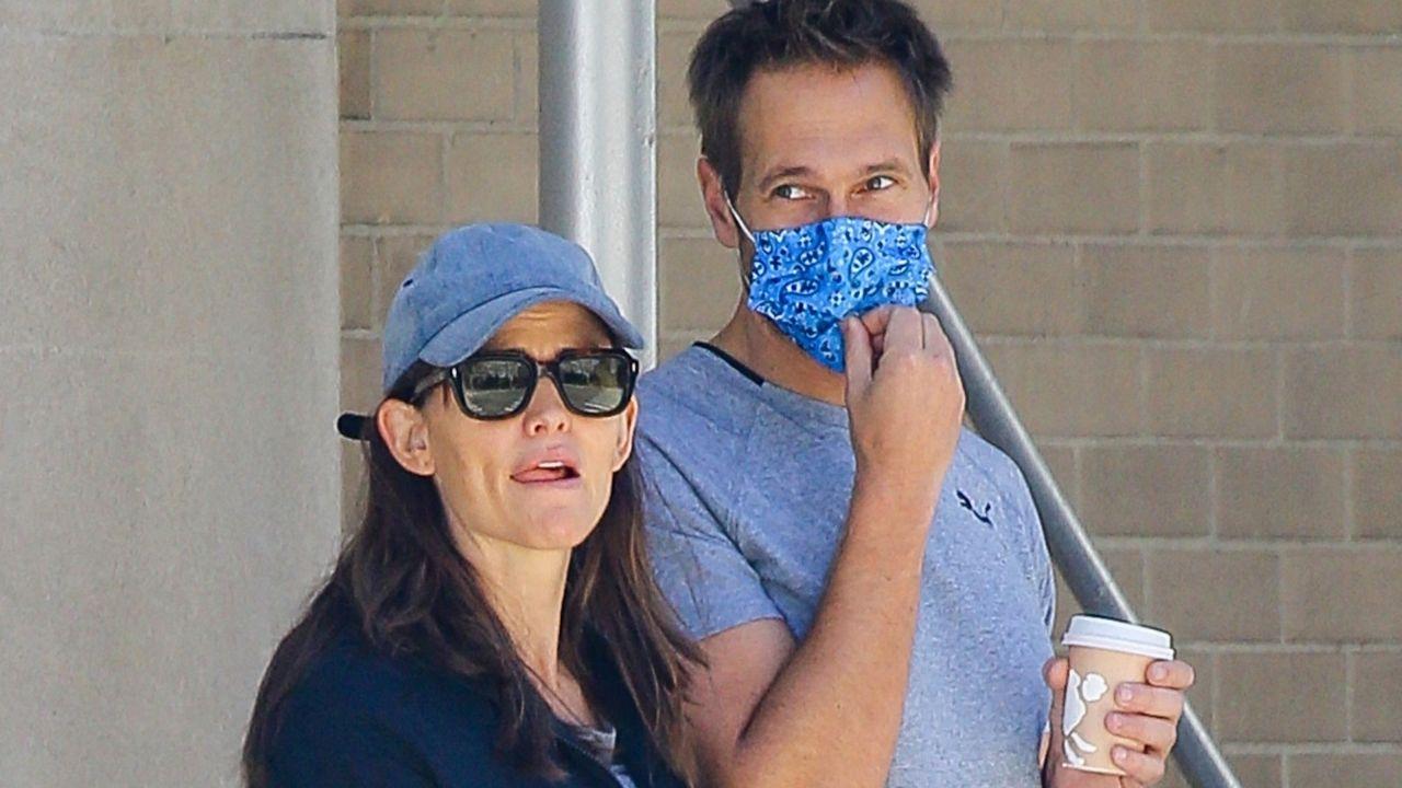 Photo of John Miller and Jennifer Garner