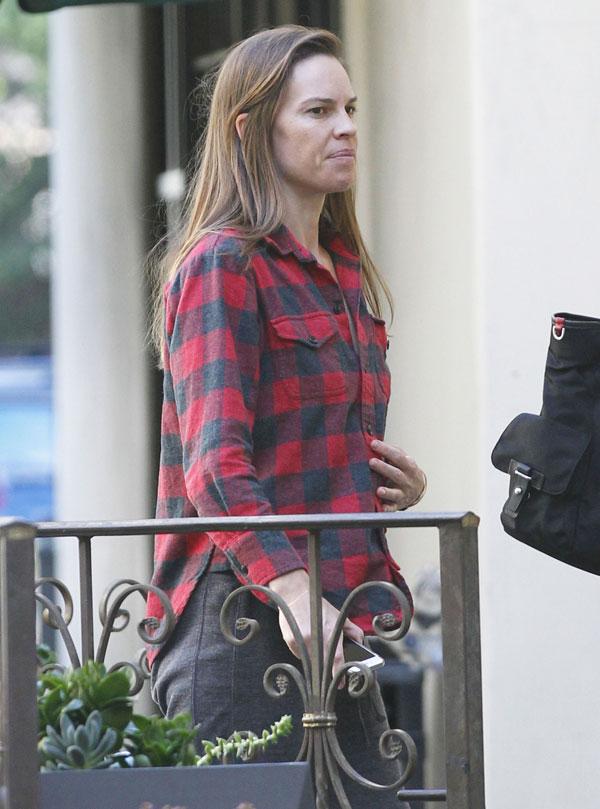 Hilary Swank Goes Barefaced For Breakfast Amid Family Drama – 11 Makeup ...