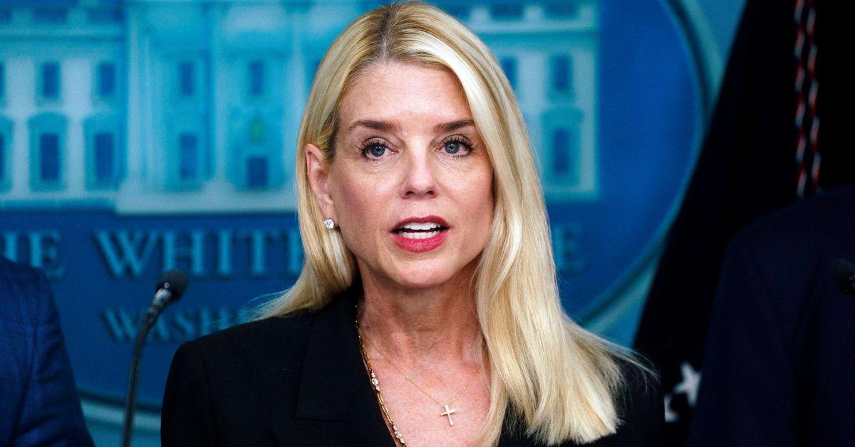 Photo of Pam Bondi