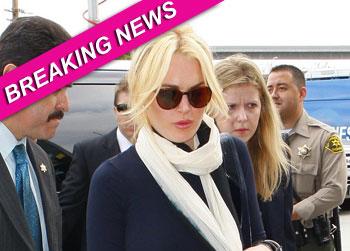 //inf_lindsay_lohan_arrives_a