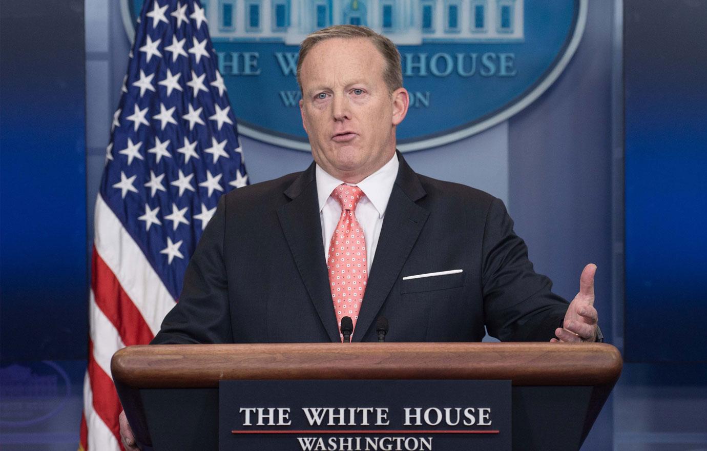 Sean Spicer In Talks Do To Walk On Role Weekend Update SNL Spinoff