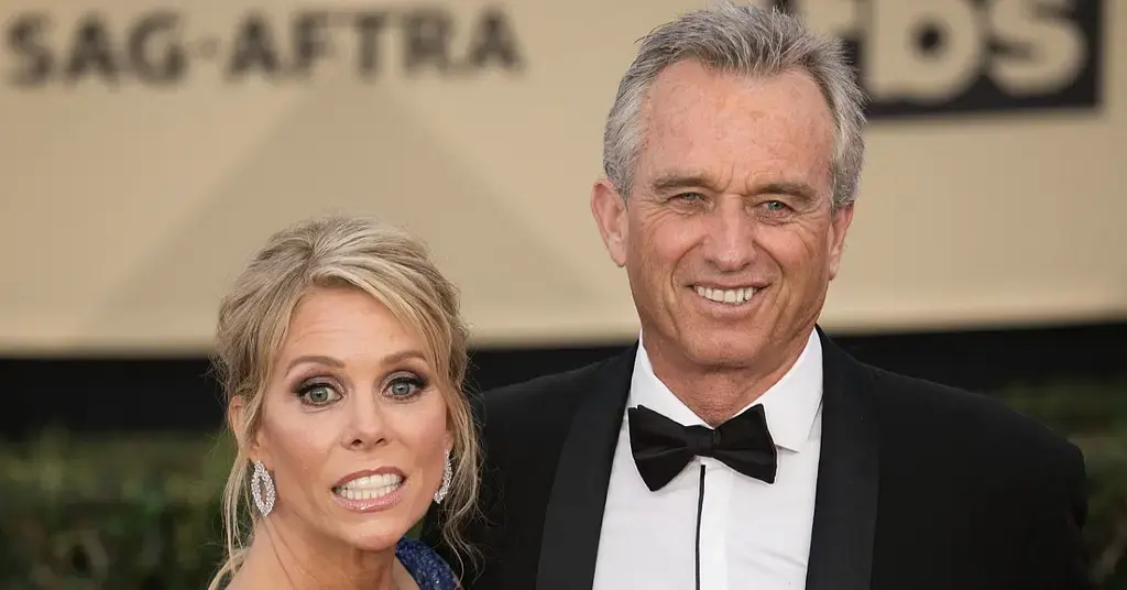 Photo of Cheryl Hines and Robert F. Kennedy Jr.