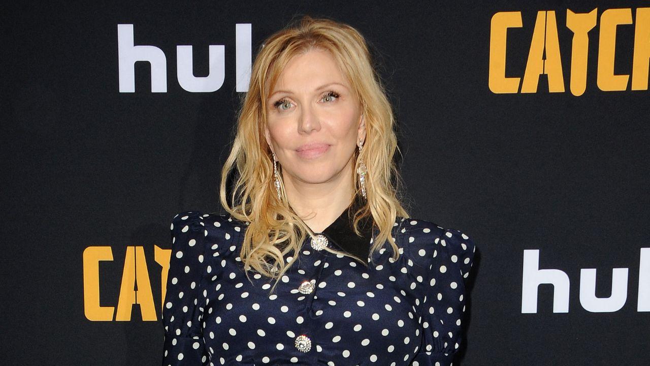 image of Courtney Love said she lost all her hair and dropped to around 100 pounds while seriously ill.