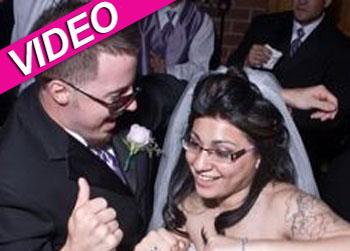 //woman fake cancer wedding