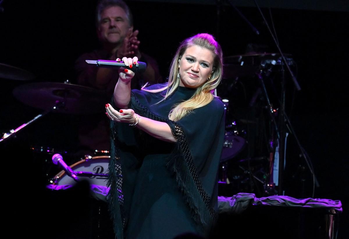 Kelly Clarkson joked about NBC's cautious HR culture during her Las Vegas residency.