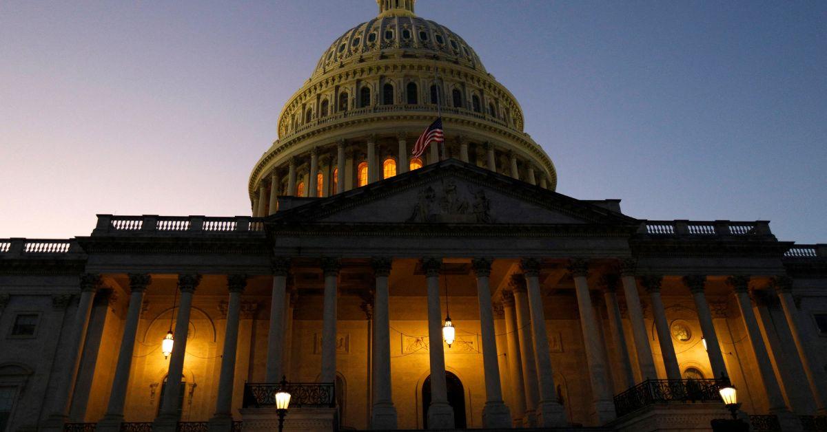 capitol man arrested machete knives