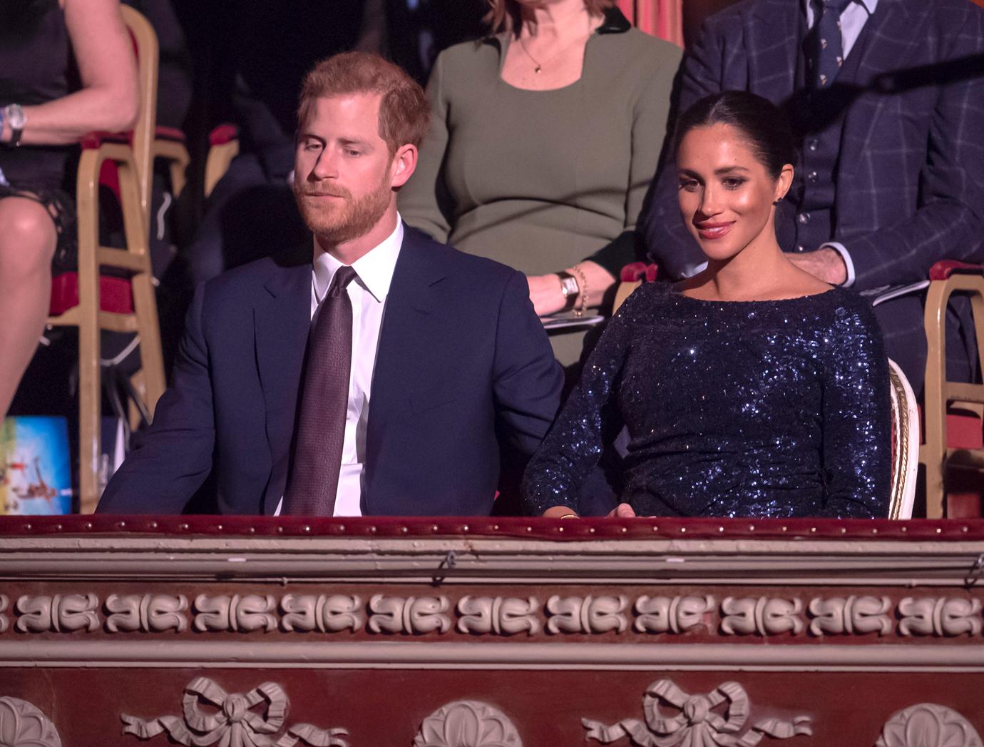 Pregnant Meghan Markle Sparkles Before Special Charity Performance Of Cirque Du Soleil