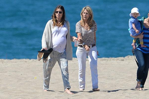 Jessica Biel Pregnant Beach Walk