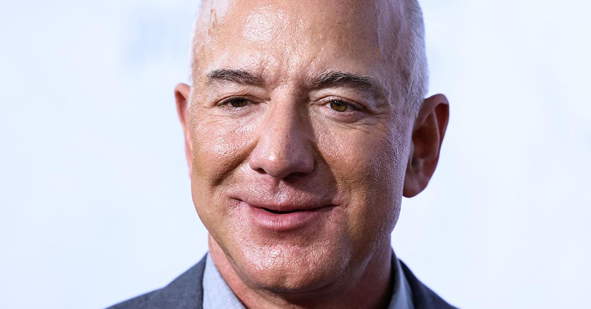 Jeff Bezos Slammed After Saying Hes Giving Away His Fortune