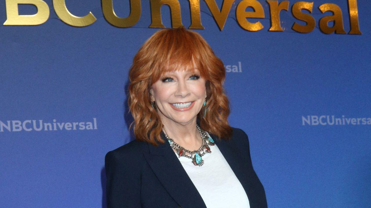 Reba McEntire and Snoop do not have a love for cannabis in common, a source claimed.