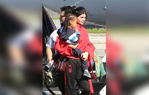 Kardashian Klan Jets Off To Costa Rica For Family Affair — WITHOUT Kanye