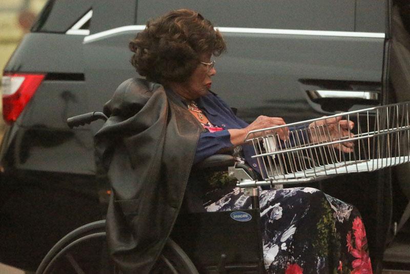 Michael Jackson Mom Katherine Frail Dying Wheelchair Pics