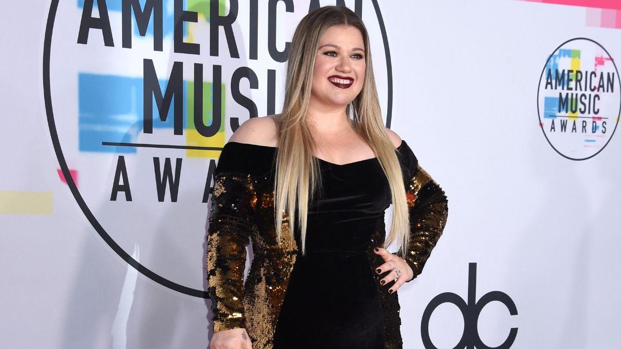 A photo of Kelly Clarkson
