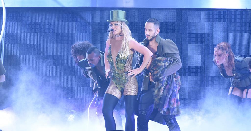 Britney Spears Speaks In Different Accents During Tour 9252
