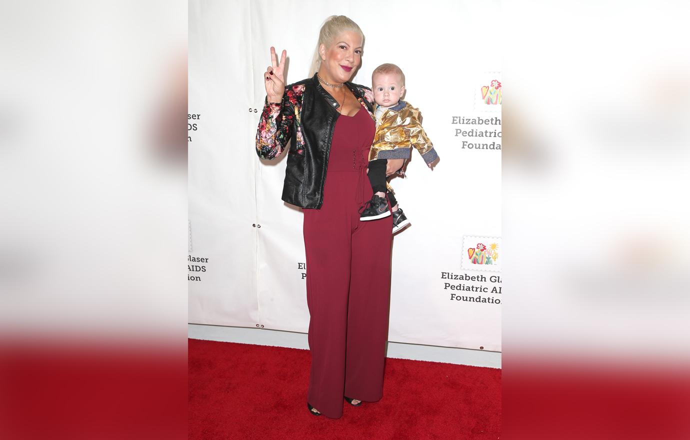 tori spelling son beau injured exposed nails four seasons surveillance footage