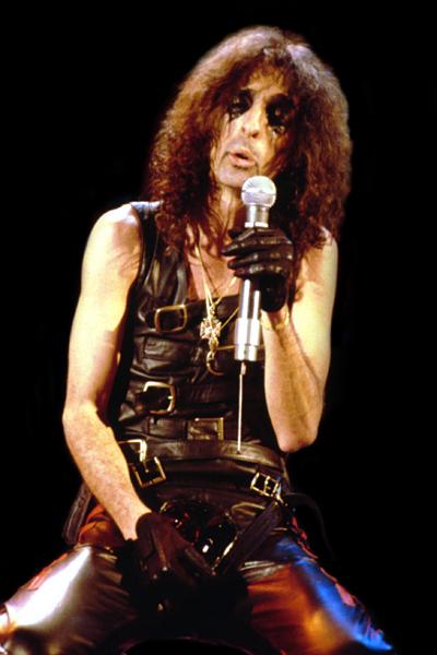 Alice Cooper 30 Most Bizarre Things To Ever Happen On Stage & Tour In Music History