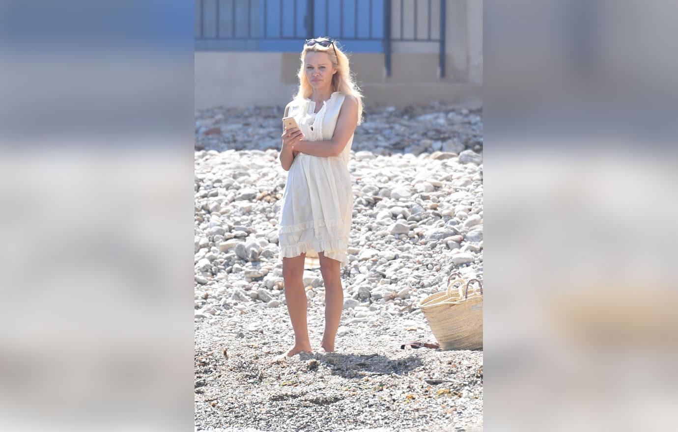 Pamela Anderson Unrecognizable Face St Tropez Pics