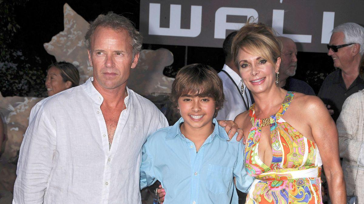 Hayden Panettiere fired her mom as a manager.