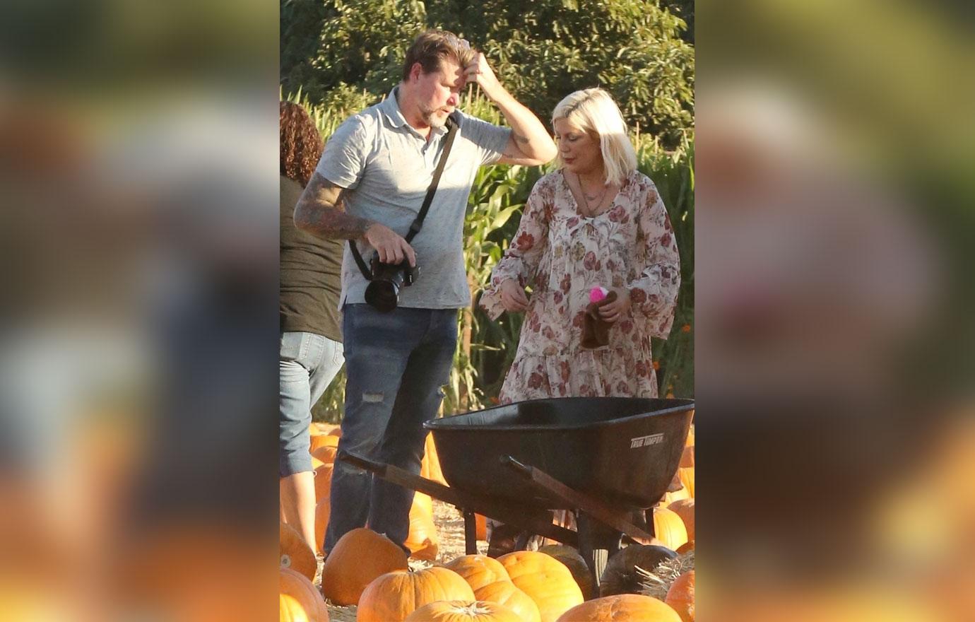 Tori Spelling Dean kids pumpkin patch