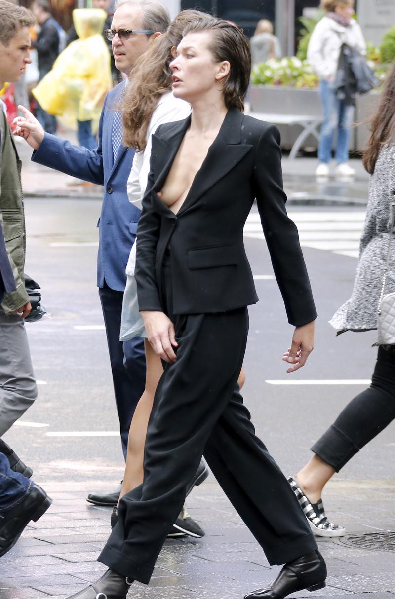 Mila jovovich nipple