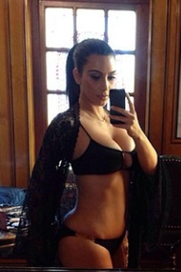 //Kim Kardashian Sexiest Photos