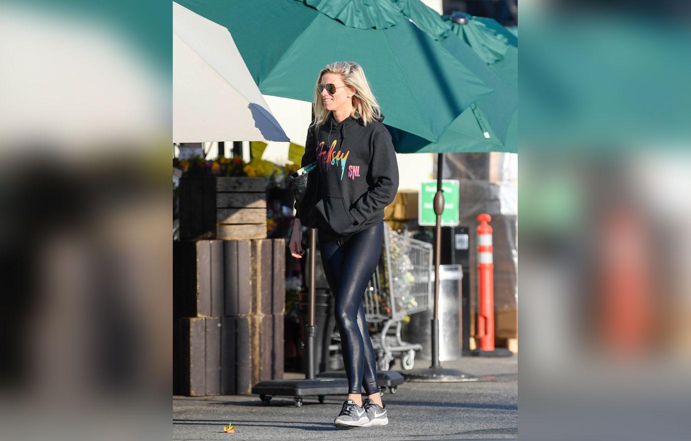 Ben Affleck Galpal Lindsay Shookus Picks Up Supplies Reconciled