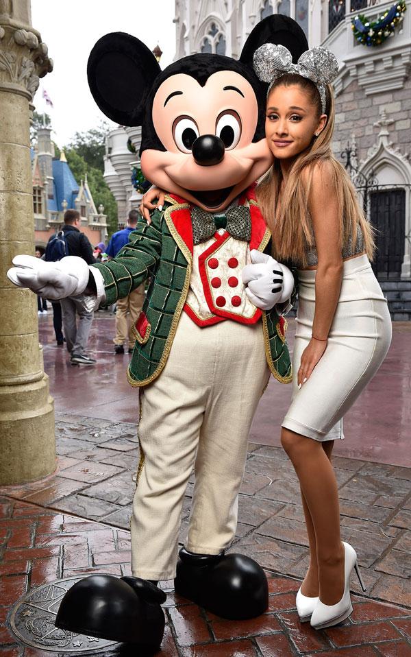 //tim tebow ariana grande disney world