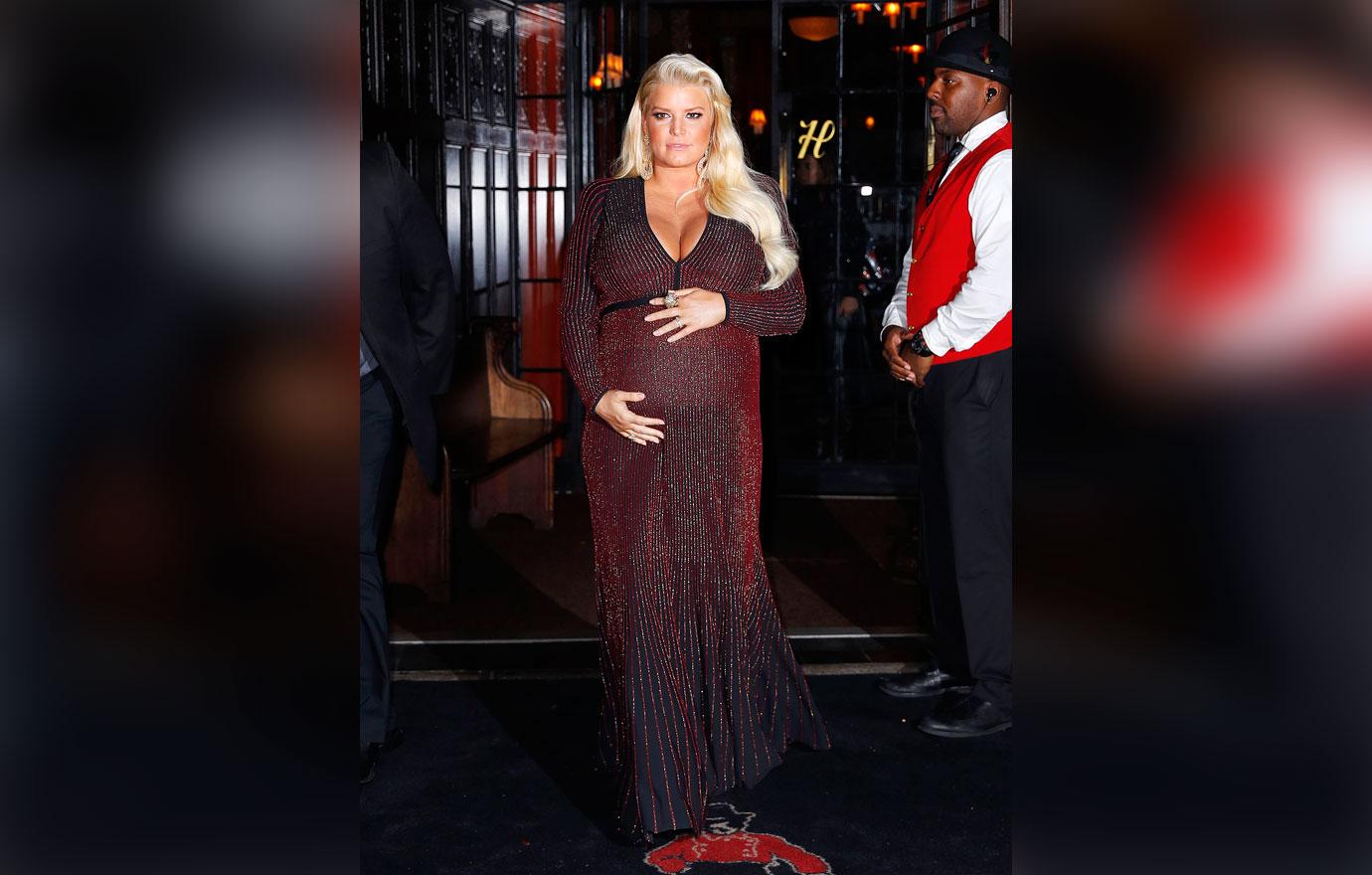 Pregnant Jessica Simpson Baby Bump LAX