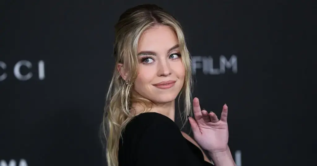 Sydney Sweeney shows off her bikini body during 72 hour vacation in Hawaii