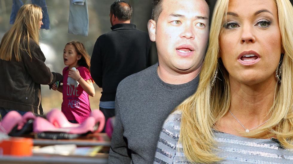 There's Still Hate Between Jon & Kate! Jon Gosselin Only Went To