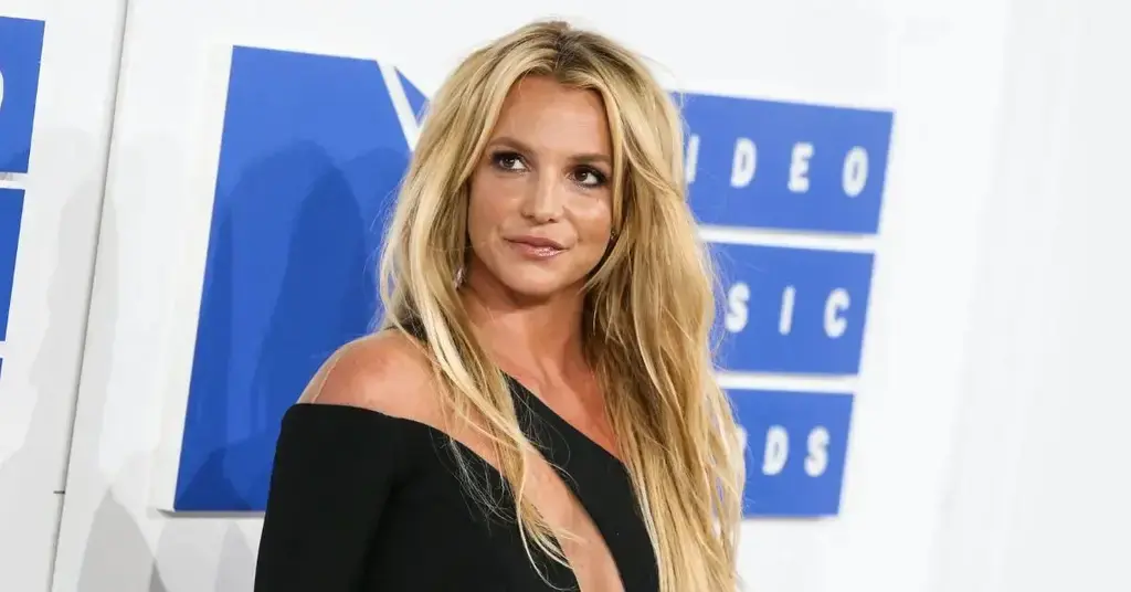 britney spears sparks fears ex felon lover paul soliz back together