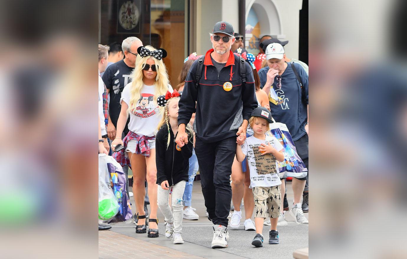 Jessica Simpson Sister Ashlee Simpson And Kids Enjoy Disneyland