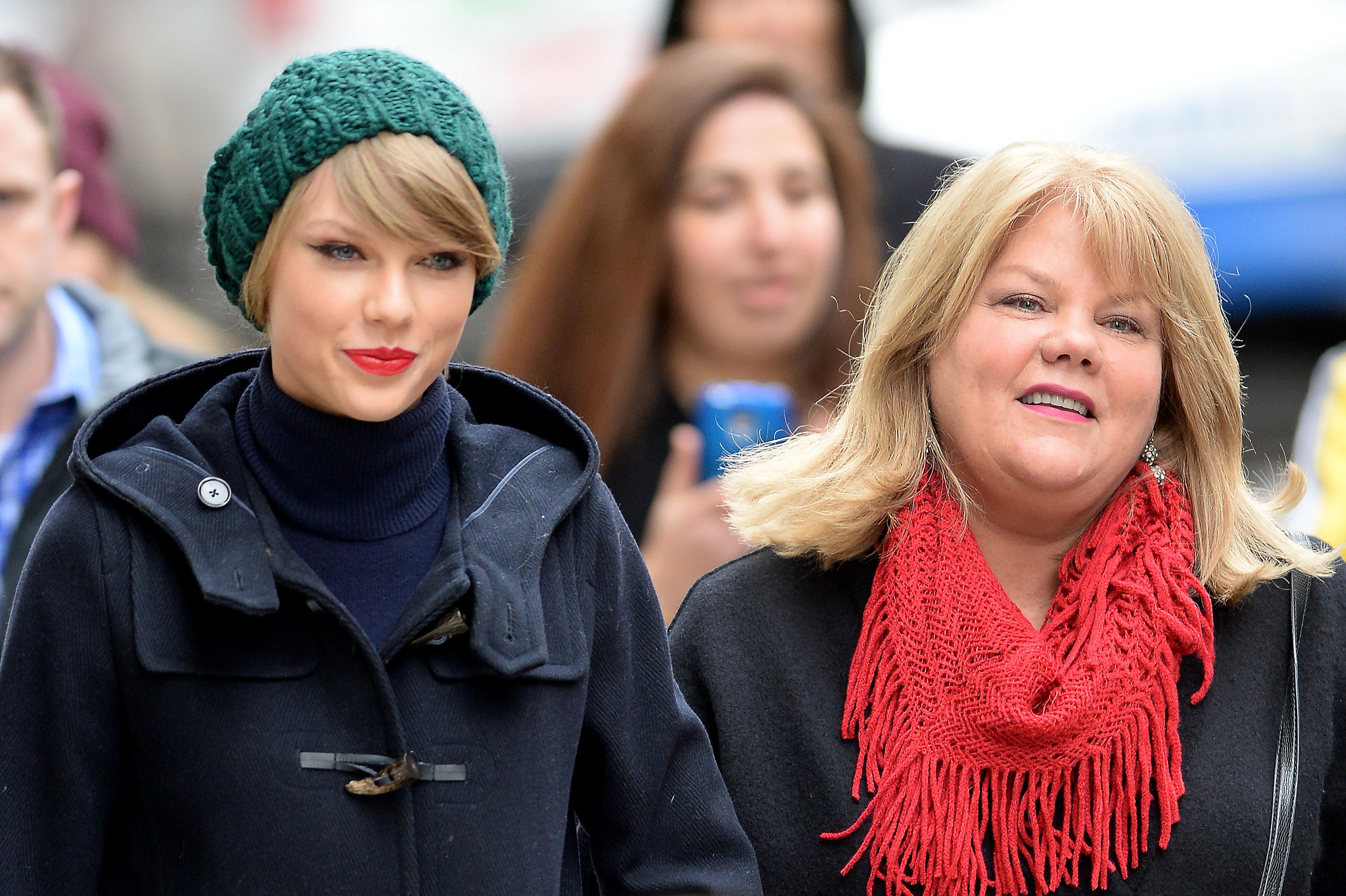 //taylor swift rise fame pushy momager andrea swift behind success claims guitar teacher