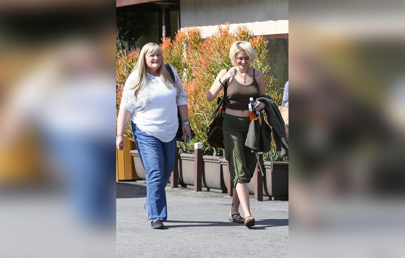 Paris Jackson Debbie Rowe Cancer Chemo Photos