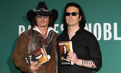 //inf_johnny_depp_and_damien___