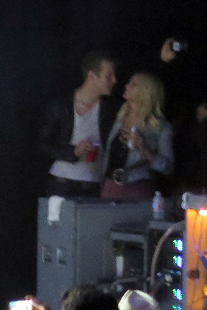 //miranda lambert boyfriend anderson east kissing photos