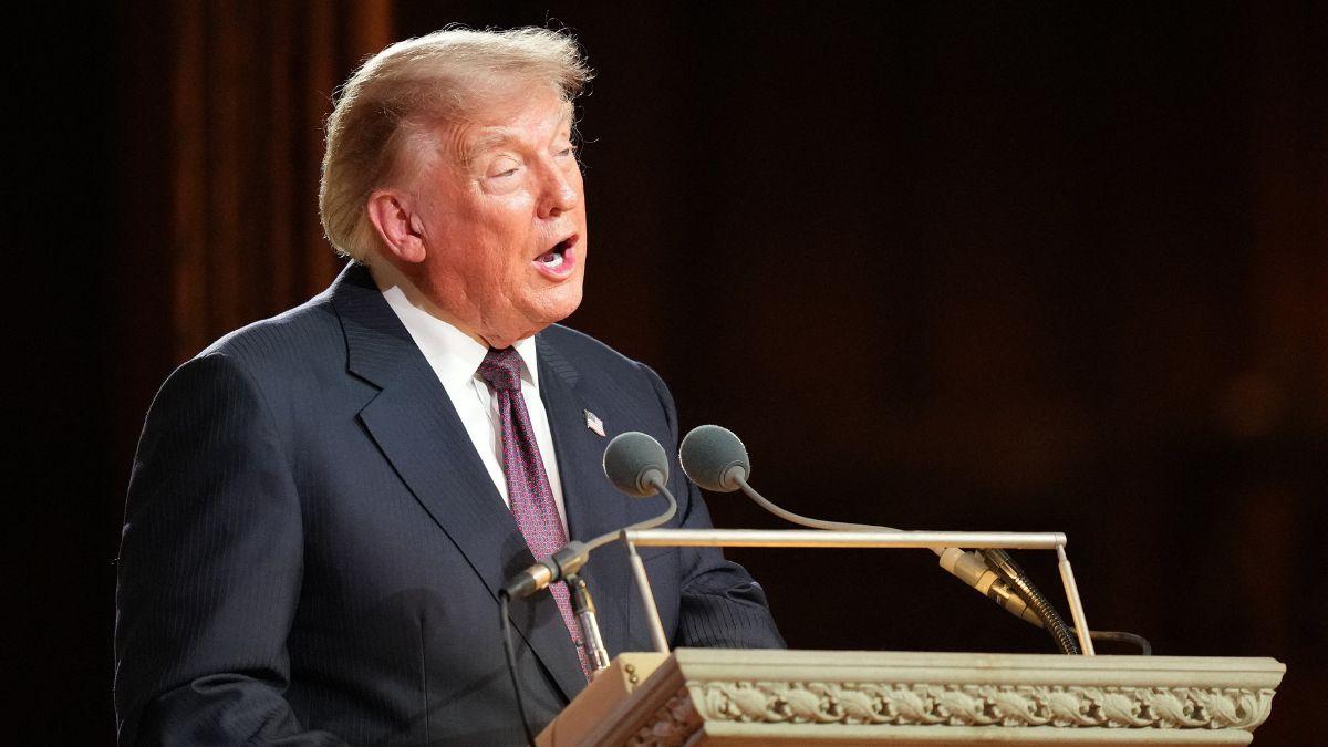 Donald Trump made a speech at Lindsey Graham's funeral.