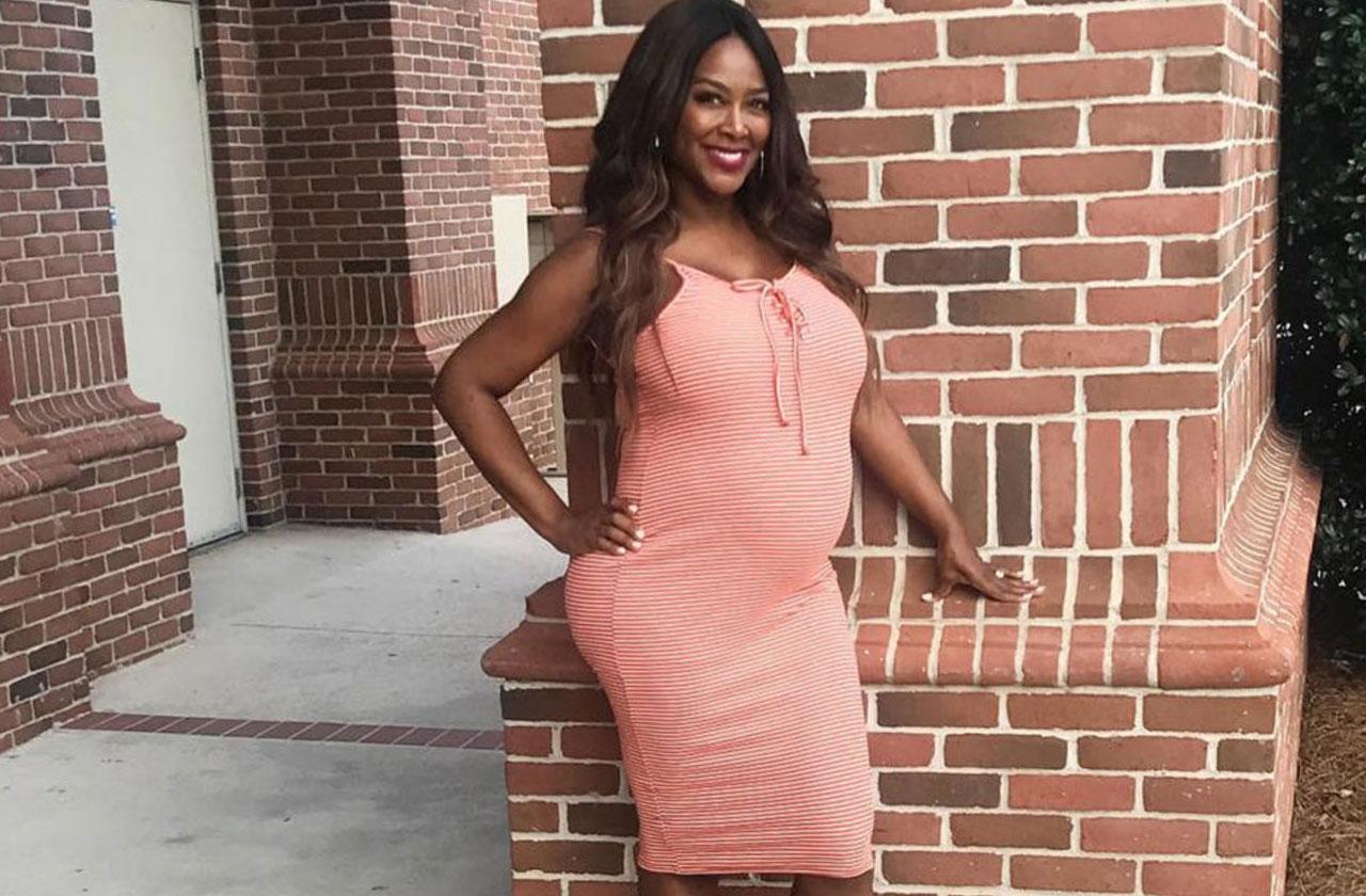 //Kenya Moore Keeping Baby Weight After Birth pp