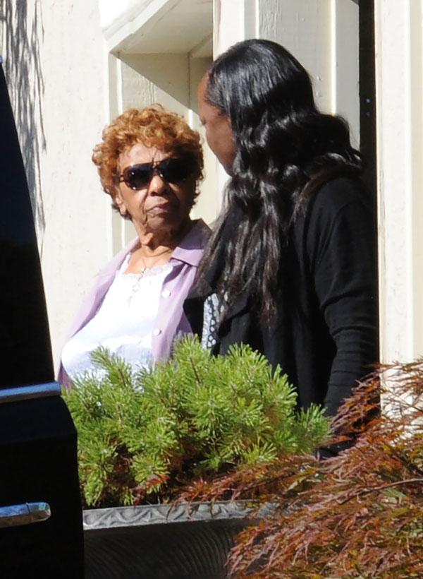 Cissy Houston Says Goodbye To Pat Houston, Heads To NJ For Burial Of Bobbi Kristina