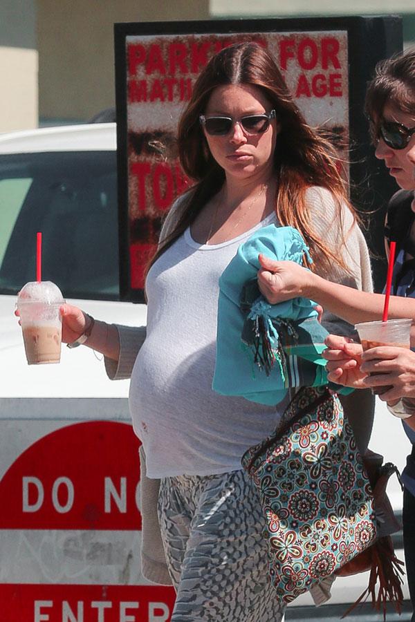 Jessica Biel Pregnant Beach Walk